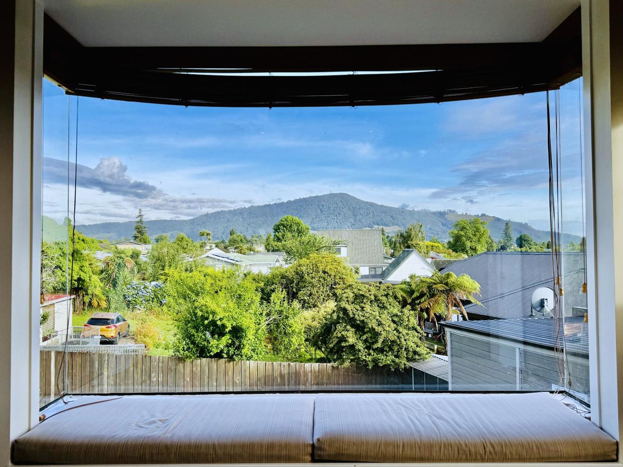 Spacious Retreat With Mountain View Ροτόρυα Εξωτερικό φωτογραφία